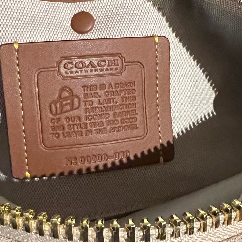 Coach suede nuage pink Kisslock barrel bag limited edition - Picture 14 of 16